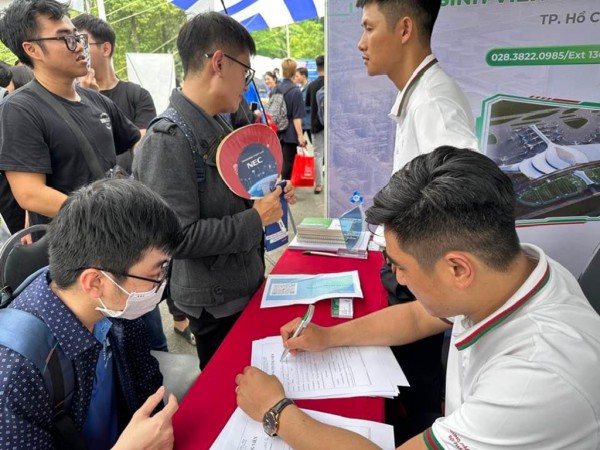 Nhiều sinh viên tốt nghiệp giỏi, xuất sắc: Bảng điểm đẹp có tương thích với năng lực?