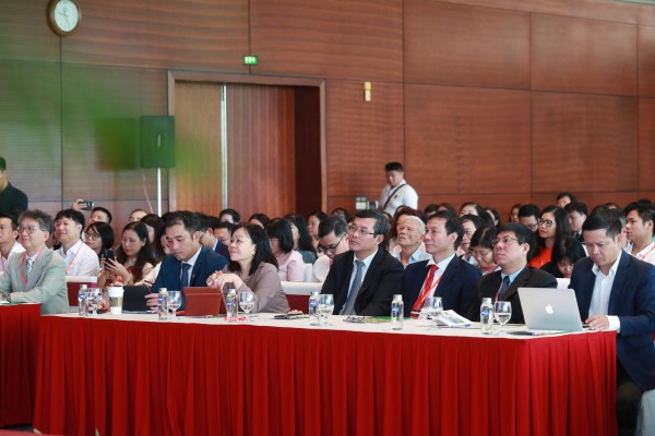 Nhiều tranh luận về giáo dục, ít nghiên cứu khoa học nghiêm túc