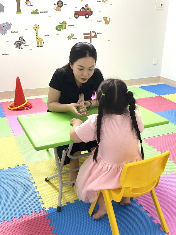 Nhiều trẻ mầm non chậm nói, khó khăn giao tiếp