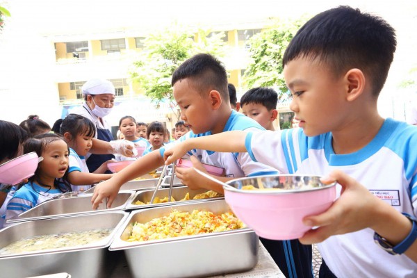 Những bữa ăn bán trú học sinh mong đợi nhất ở trường