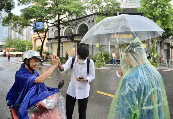 Những hình ảnh ấn tượng về kỳ thi tốt nghiệp THPT 2023 tại Hà Nội