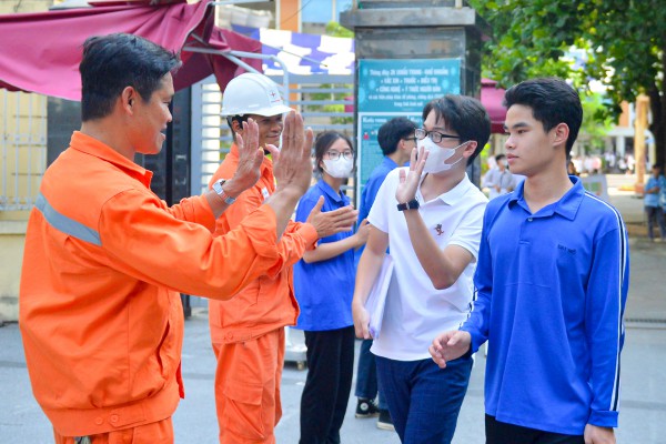 Những hình ảnh ấn tượng về kỳ thi tốt nghiệp THPT 2023 tại Hà Nội