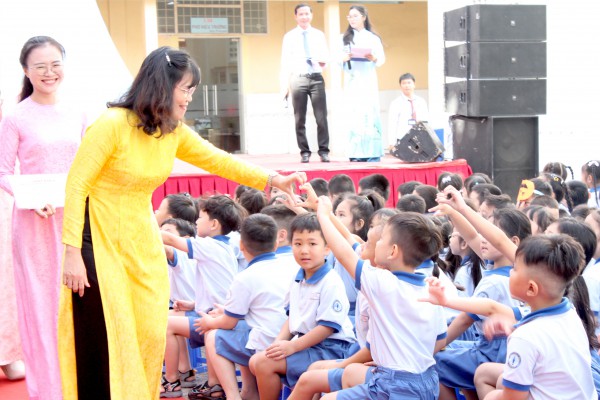 Những khoảnh khắc đẹp ngày Nhà giáo Việt Nam 20.11