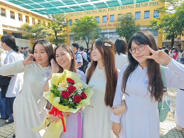 Những khoảnh khắc đẹp ngày Nhà giáo Việt Nam 20.11