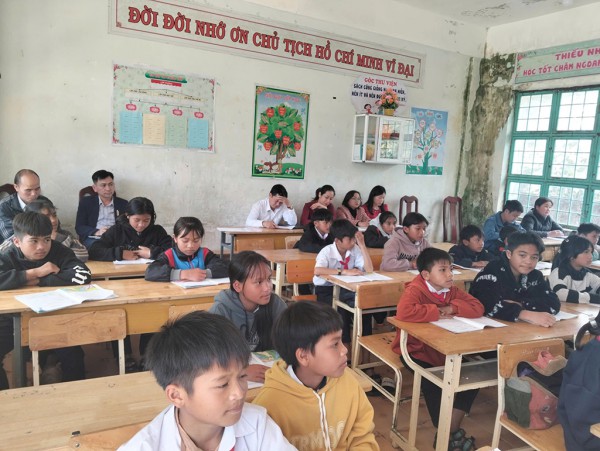 Những ngôi trường hư hỏng, xuống cấp ở vùng biên