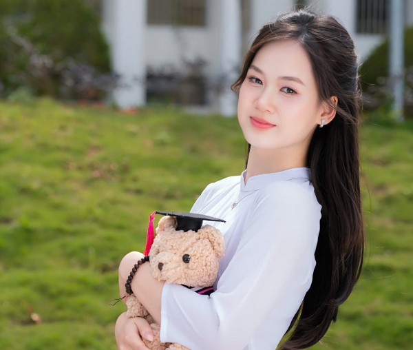 Nữ sinh Phú Thọ thủ khoa khối A với 3 điểm 10 được khen 'tài sắc vẹn toàn’ Nữ sinh Phú Thọ thủ khoa khối A với 3 điểm 10 được khen 'tài sắc vẹn toàn’