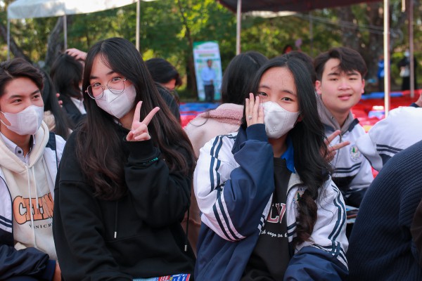 Nữ sinh Đà Lạt đẹp tinh khôi ở thành phố trong sương