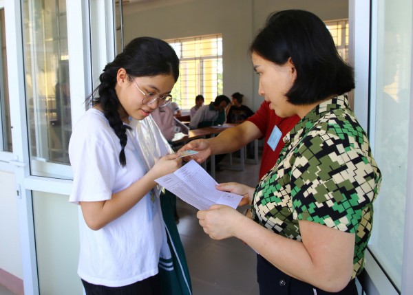 Nữ sinh mang dòng máu Việt - Hà Lan tự tin bước vào kỳ thi tốt nghiệp Nữ sinh mang dòng máu Việt - Hà Lan tự tin bước vào kỳ thi tốt nghiệp