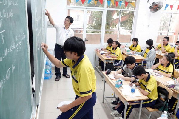 'Nước rút' ôn tập chuẩn bị thi lớp 10