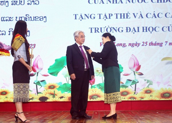 PGS-TS Lương Minh Cừ, vị ‘thuyền trưởng’ đa tài