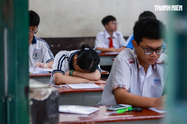 Phần nào trong đề toán thi lớp 10 khiến thí sinh TP.HCM, Bình Dương cũ lo sợ?