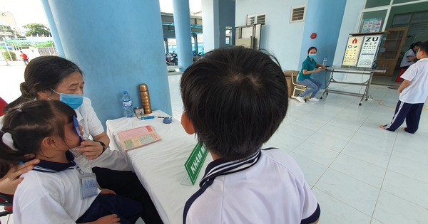 Phát hiện học sinh triệu chứng đau mắt đỏ, nhà trường cần làm gì? Phát hiện học sinh triệu chứng đau mắt đỏ, nhà trường cần làm gì?