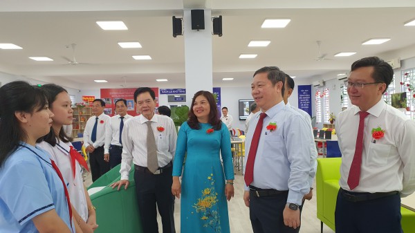 Phó chủ tịch TP.HCM Dương Anh Đức dự khánh thành trường THCS hiện đại Phó chủ tịch TP.HCM Dương Anh Đức dự khánh thành trường THCS hiện đại