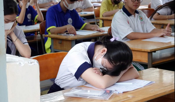 'Phổ điểm môn tiếng Anh đẹp', nhưng còn dấu hỏi lớn về giáo dục 'Phổ điểm môn tiếng Anh đẹp', nhưng còn dấu hỏi lớn về giáo dục