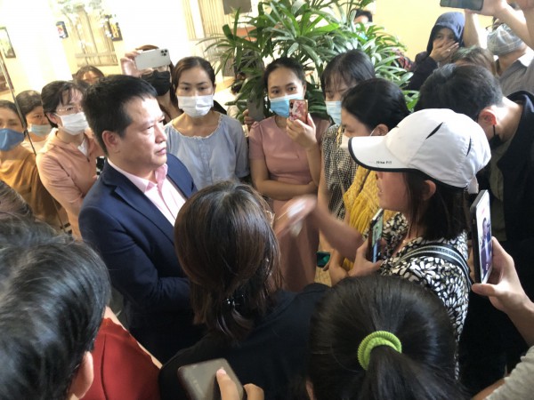 Phụ huynh đòi Apax Leaders cam kết đúng lộ trình hoàn học phí