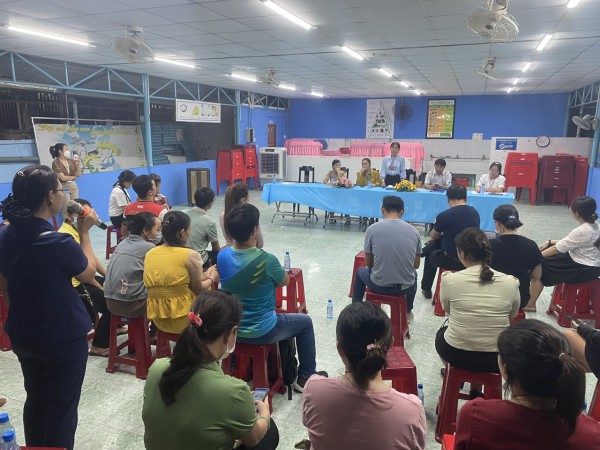 Phụ huynh nghi cơm bán trú có 