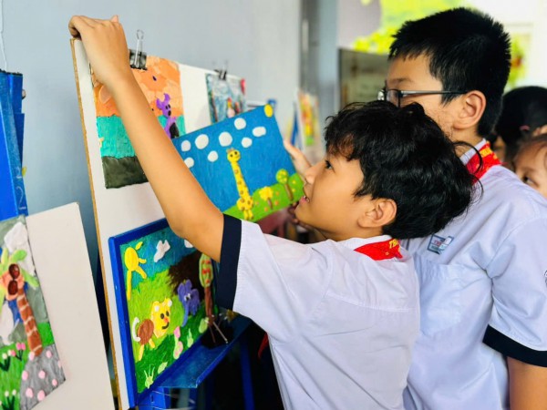 Phụ huynh tiểu học TP.HCM bất ngờ: Trong tiết tiếng Việt có âm nhạc, thể dục Phụ huynh tiểu học TP.HCM bất ngờ: Trong tiết tiếng Việt có âm nhạc, thể dục