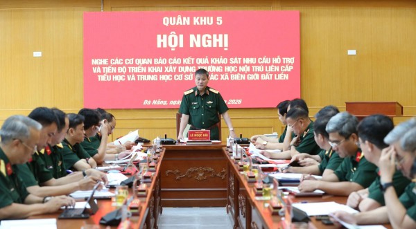 Quân khu 5 bàn phương án tăng tốc xây trường học vùng biên giới