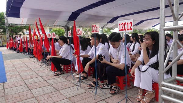 Quảng Ngãi: Chiều mai 6.11, học sinh nghỉ học để tránh bão Kalmaegi Quảng Ngãi: Chiều mai 6.11, học sinh nghỉ học để tránh bão Kalmaegi