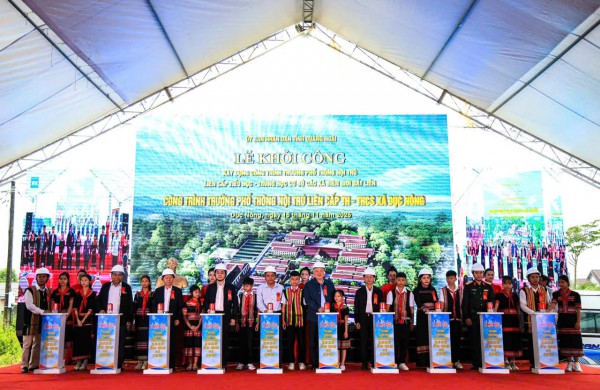 Quảng Ngãi khởi công 4 trường phổ thông nội trú 600 tỉ đồng tại xã biên giới Quảng Ngãi khởi công 4 trường phổ thông nội trú 600 tỉ đồng tại xã biên giới
