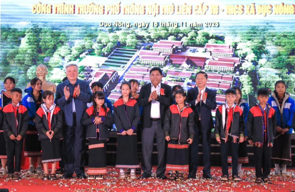 Quảng Ngãi khởi công 4 trường phổ thông nội trú 600 tỉ đồng tại xã biên giới Quảng Ngãi khởi công 4 trường phổ thông nội trú 600 tỉ đồng tại xã biên giới