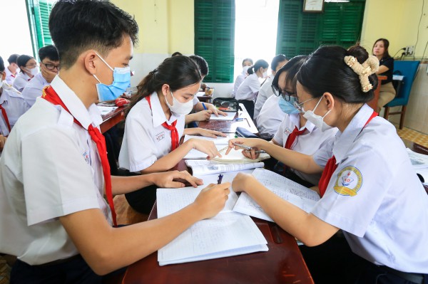 Quay cuồng với toán, văn, Anh để thi vào lớp 10