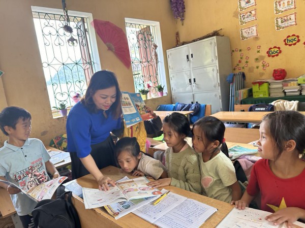 Quyền Bộ trưởng GD-ĐT nói gì về kiến nghị cấp xã điều động nhà giáo?