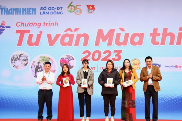 Rộn ràng Tư vấn mùa thi năm 2023 tại thành phố ngàn hoa