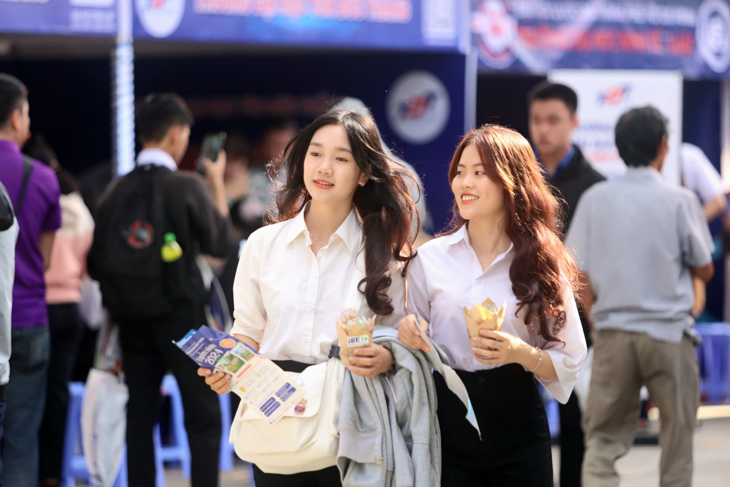 Rộn ràng, háo hức tại ngày hội Tư vấn mùa thi ở Nha Trang Rộn ràng, háo hức tại ngày hội Tư vấn mùa thi ở Nha Trang