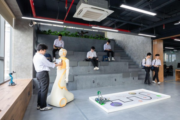 SIU AI Lab - Nơi sinh viên biến ý tưởng AI thành sản phẩm thực tế SIU AI Lab - Nơi sinh viên biến ý tưởng AI thành sản phẩm thực tế