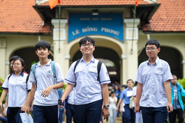 Sáng nay, địa phương đông thí sinh nhất nước tổ chức thi lớp 10