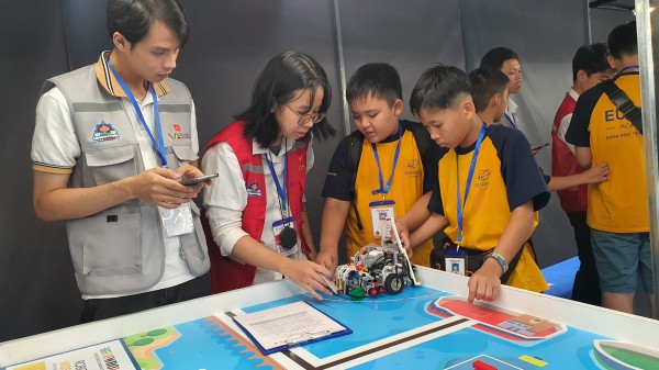 Sáng tạo robot giải quyết vấn đề 