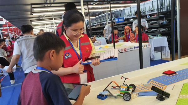 Sáng tạo robot giải quyết vấn đề 