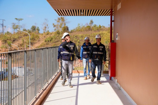 Sắp khánh thành trường học liên cấp hiện đại bậc nhất vùng biên giới Điện Biên Sắp khánh thành trường học liên cấp hiện đại bậc nhất vùng biên giới Điện Biên