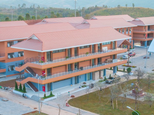 Sắp khánh thành trường học liên cấp hiện đại bậc nhất vùng biên giới Điện Biên Sắp khánh thành trường học liên cấp hiện đại bậc nhất vùng biên giới Điện Biên