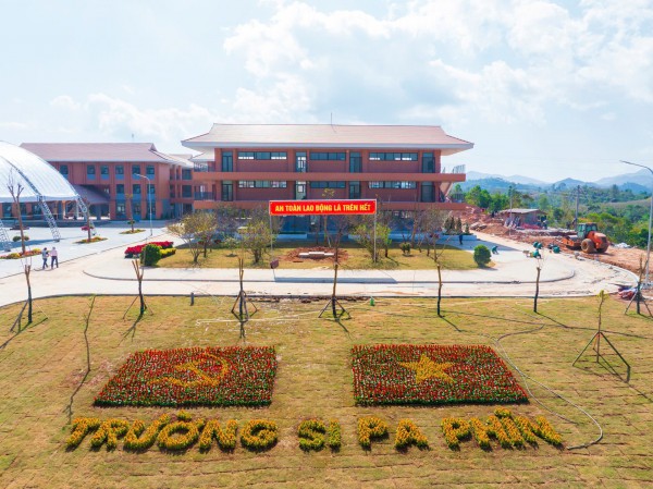 Sắp khánh thành trường học liên cấp hiện đại bậc nhất vùng biên giới Điện Biên Sắp khánh thành trường học liên cấp hiện đại bậc nhất vùng biên giới Điện Biên