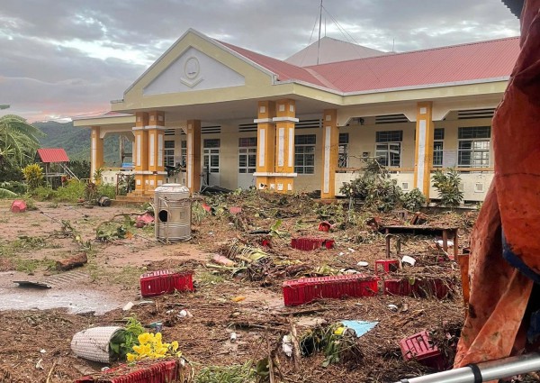 Sau bão Kalmaegi, Đắk Lắk khẩn trương khắc phục thiệt hại trường học Sau bão Kalmaegi, Đắk Lắk khẩn trương khắc phục thiệt hại trường học