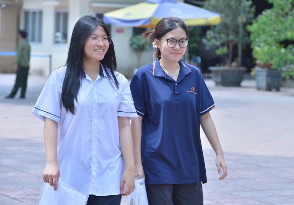 Sĩ tử Hà Nội hồi hộp trước ngưỡng cửa cuộc đời Sĩ tử Hà Nội hồi hộp trước ngưỡng cửa cuộc đời