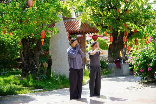 Sĩ tử đổ về chùa 300 năm tuổi trước ngày thi tốt nghiệp THPT Sĩ tử đổ về chùa 300 năm tuổi trước ngày thi tốt nghiệp THPT