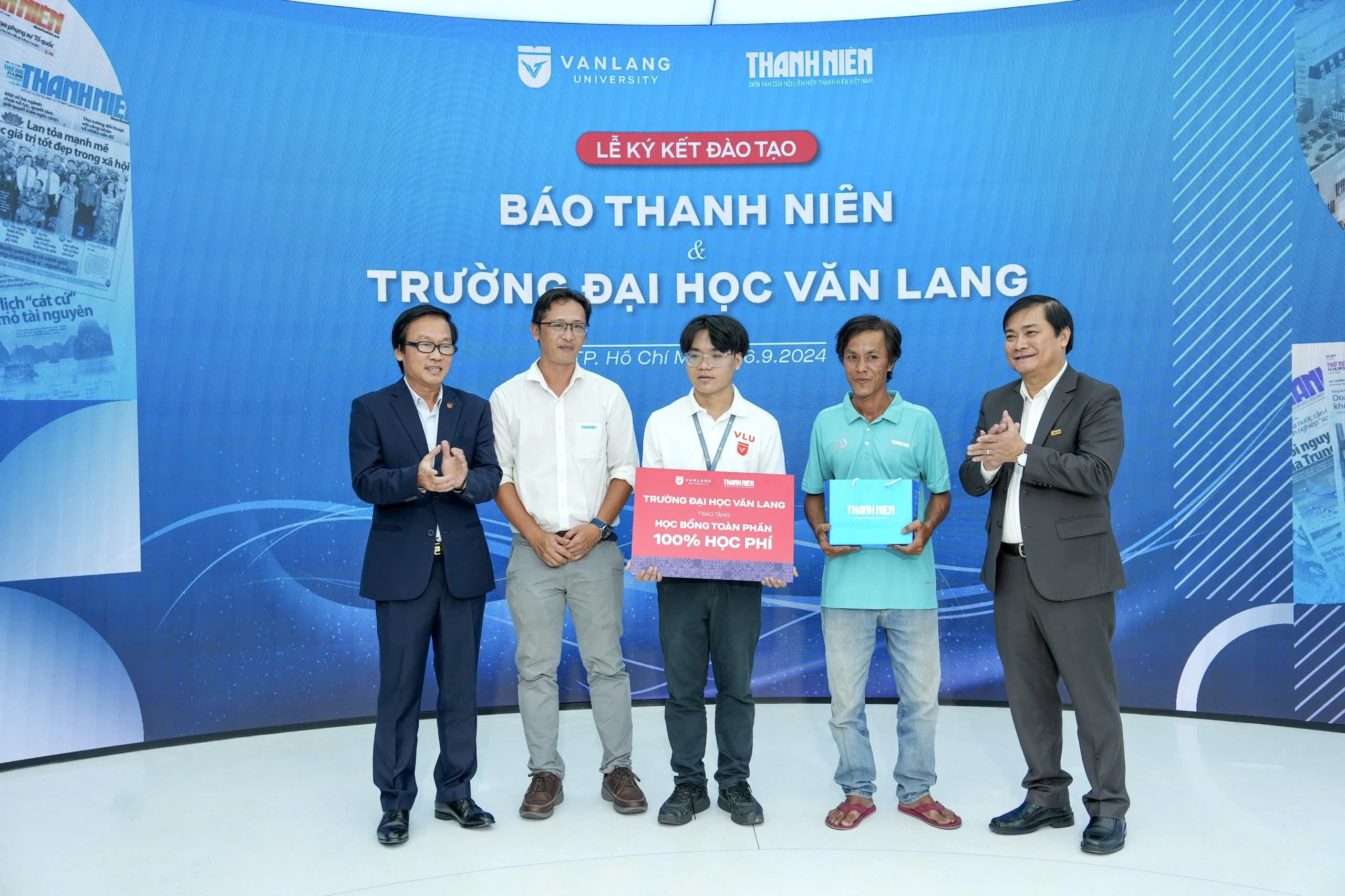 Sinh viên chất lượng cao Trường ĐH Văn Lang đến Báo Thanh Niên 'thực chiến' nghề nghiệp