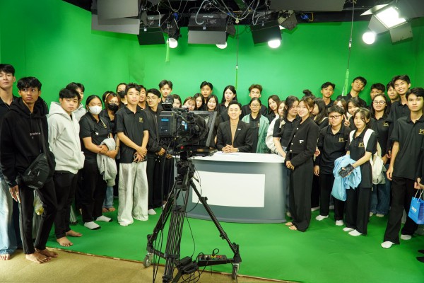 Sinh viên ngành truyền thông Trường ĐH Cửu Long hào hứng tham gia trải nghiệm thực tiễn Sinh viên ngành truyền thông Trường ĐH Cửu Long hào hứng tham gia trải nghiệm thực tiễn