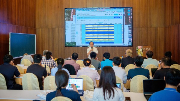 Sinh viên tiếp cận khoa học từ các trường học mùa hè tại ICISE Sinh viên tiếp cận khoa học từ các trường học mùa hè tại ICISE