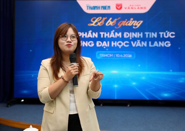 Sinh viên trường ĐH Văn Lang hoàn thành khóa học tại Báo Thanh Niên, có sản phẩm đăng báo