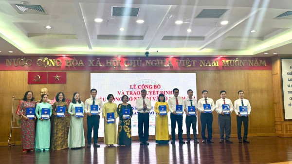 Sở GD-ĐT TP.HCM bổ nhiệm hàng loạt hiệu trưởng, hiệu phó ở 3 khu vực