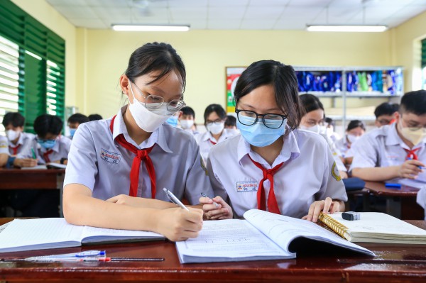 Sở GD-ĐT TP.HCM chỉ đạo khẩn thực hiện nghiêm việc đeo khẩu trang