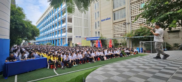 Sở GD-ĐT TP.HCM yêu cầu không phát tán hình ảnh tiêu cực trên không gian mạng