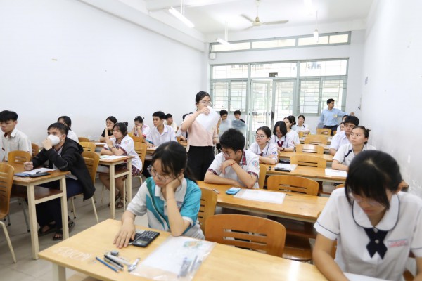 Số thí sinh dự thi tranh suất sớm vào đại học cao kỷ lục Số thí sinh dự thi tranh suất sớm vào đại học cao kỷ lục