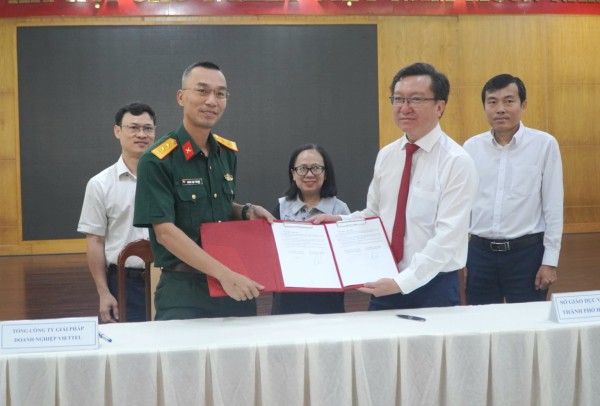 TP.HCM hợp tác phát triển trường học số