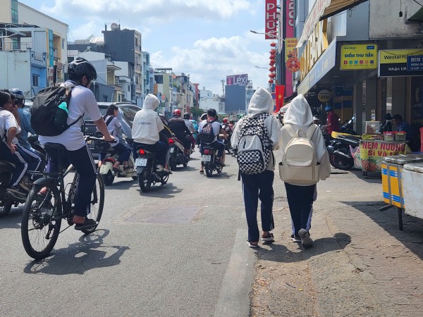 TP.HCM nắng nóng như đổ lửa, trường học, phụ huynh ứng phó TP.HCM nắng nóng như đổ lửa, trường học, phụ huynh ứng phó