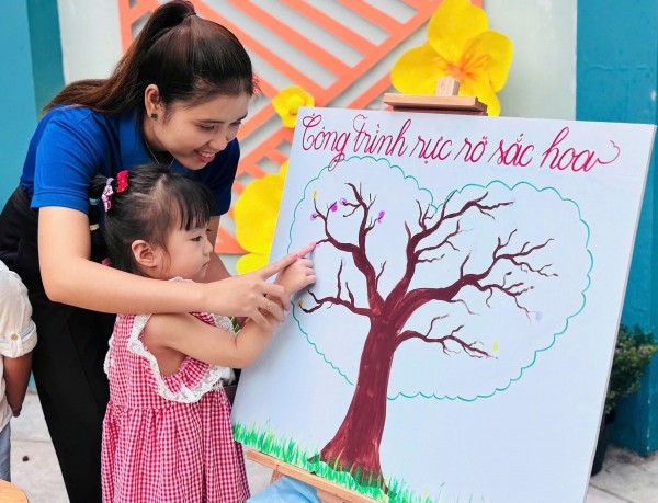 TP.HCM rực rỡ sắc hoa đón tết ở những trường học hàng ngàn mét vuông TP.HCM rực rỡ sắc hoa đón tết ở những trường học hàng ngàn mét vuông